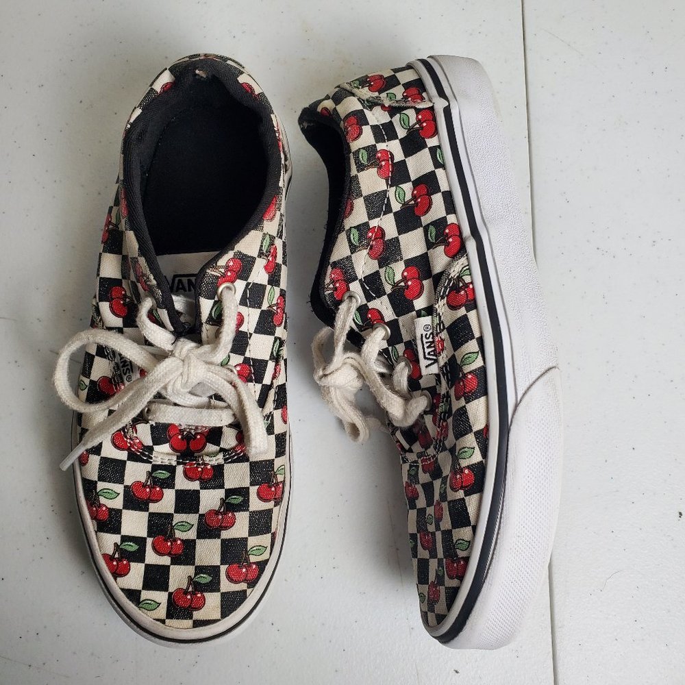 Vans Doheny Lace Up Low Top Sneakrs Checkered Cherry Cherries Youth Size 4